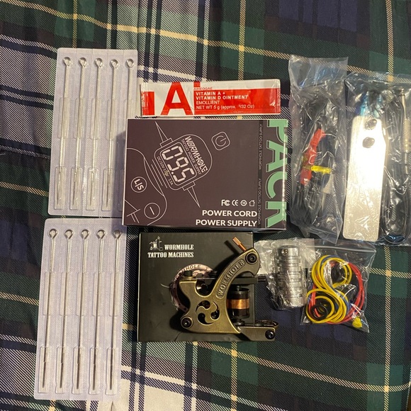 Wormhole Tattoo starter kit with two tattoo guns - Picture 9 of 9